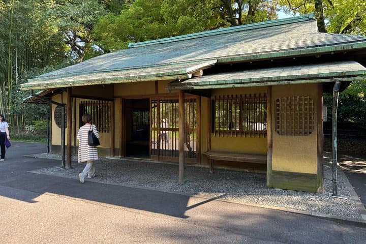 Tokyo: Imperial Palace and Shogun Historical Walking Tour — photo 10