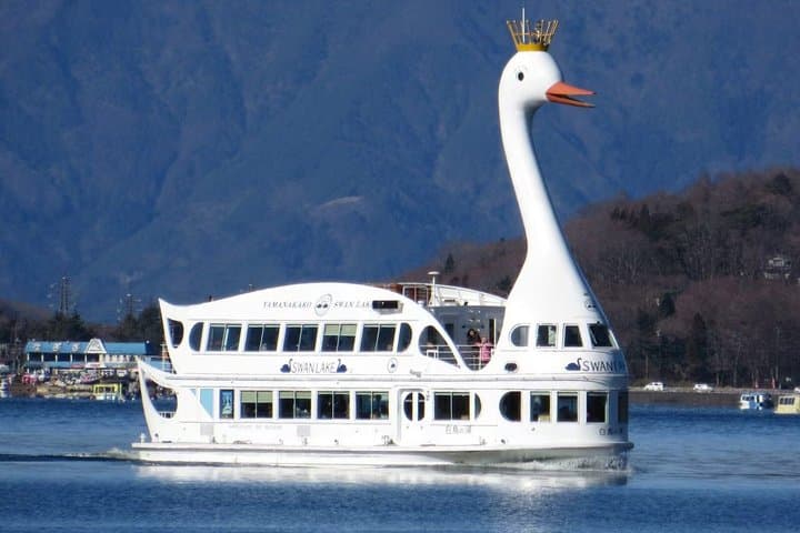 Mt. Fuji Two Lakes Swan Cruise and Hot Spring One Day Tour — photo 2