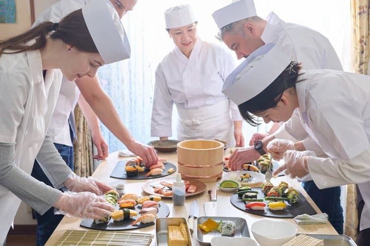 Authentic Sushi Making Experience — photo 1