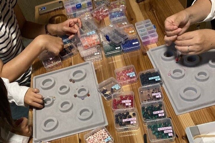 Temple Space Natural Stone Bracelet and Incense Making Experience — photo 6