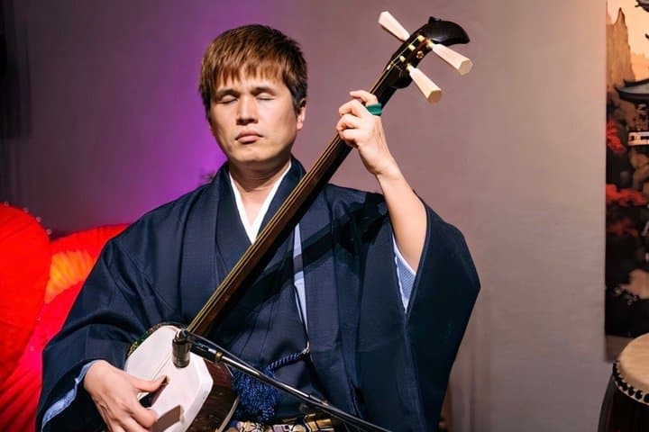 Traditional Japanese Music show & Experience Tour in Osaka — photo 2