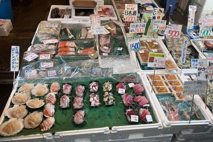 Tokyo 2-Hour Tsukiji Insider Market Tour & Sushi Making Class — photo 9