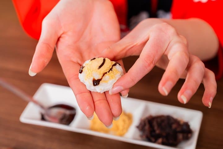 Tokyo Traditional Mochi Pounding Experience with Tasting — photo 9