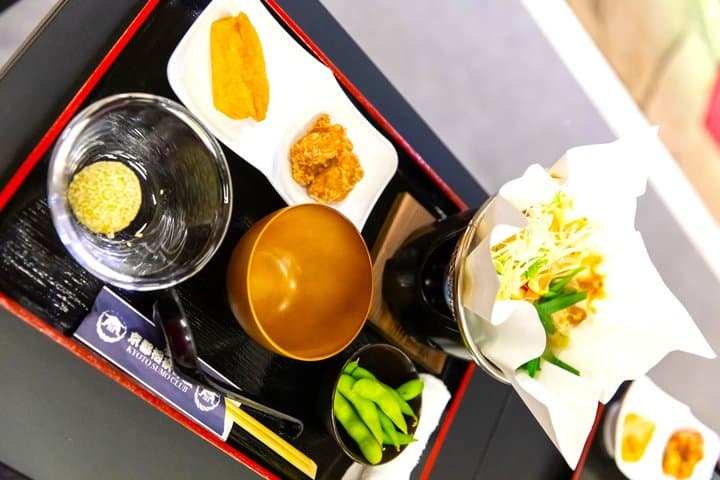 Kyoto: Sumo Entertainment Show with Chicken Hot Pot & Geisha — photo 4