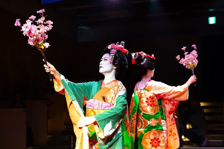 Kyoto: Sumo Entertainment Show with Chicken Hot Pot & Geisha — photo 2