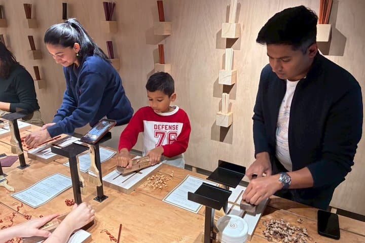 Create Unique Chopsticks in Kyoto’s 100-Year-Old Wooden Building — photo 15