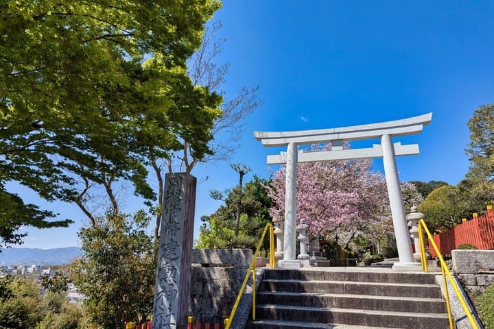 Kyoto Nishijin Afternoon Walk: Culture, Shrine Views & Local Eats — photo 16