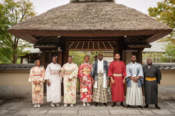A Privately Guided Photoshoot in Beautiful Kyoto by a Pro — photo 20