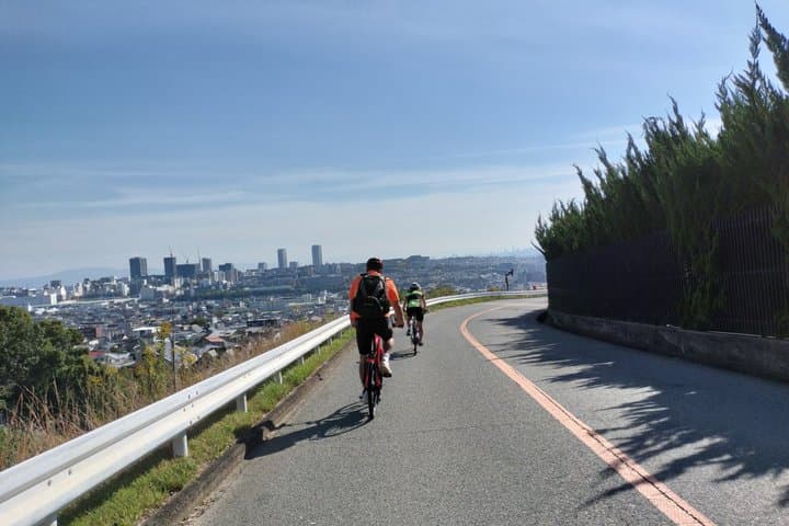 Osaka Half day E bike Katsuoji Temple and Luxury Hilltop Onsen — photo 2