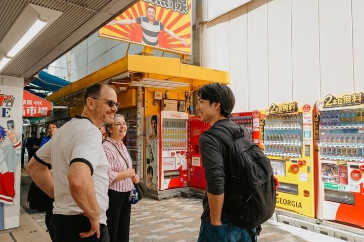 Tokyo: Vending Machine Adventure Walking Tour — photo 9