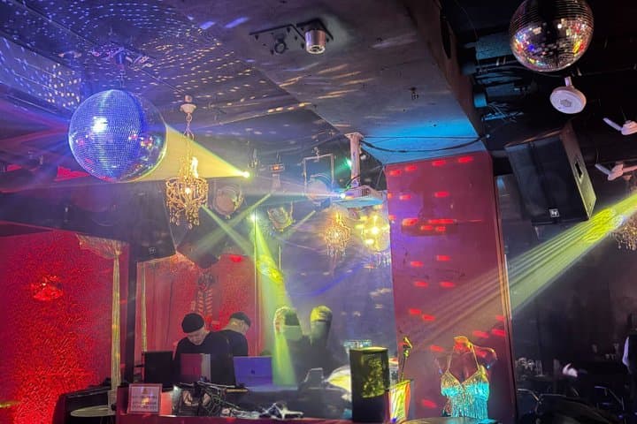 Tokyo Club & Music Bar Crawl: Golden Gai, Rooftop Bar (3 Stops) — photo 9