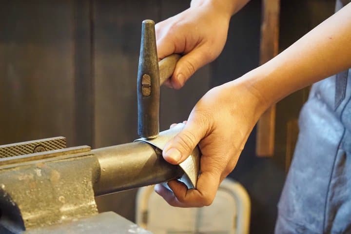 Japanese Metal Craft Workshop: Make Your Suzu Tableware in Osaka — photo 3