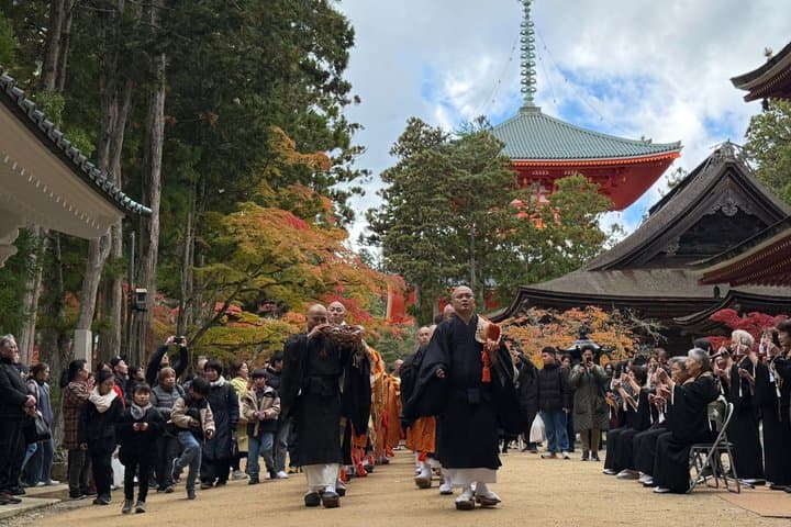 Koyasan Spiritual Day Trip: Goma Fire Ritual & Okunoin Forest — photo 13