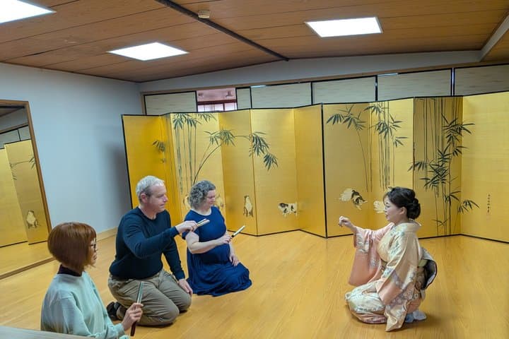 Experience Authentic Japanese Dance in a Private Studio Session — photo 4