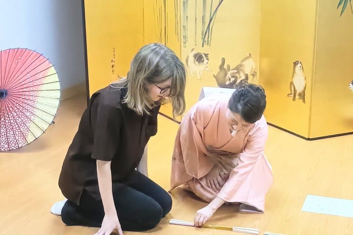 Experience Authentic Japanese Dance in a Private Studio Session — photo 17