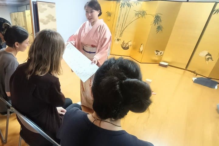 Experience Authentic Japanese Dance in a Private Studio Session — photo 18