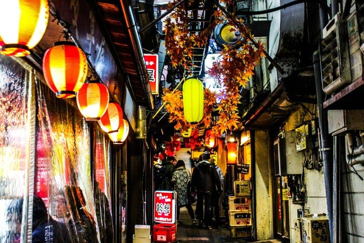 Shimbashi Hidden Izakaya Tour with a Working Tokyo Manager — photo 1