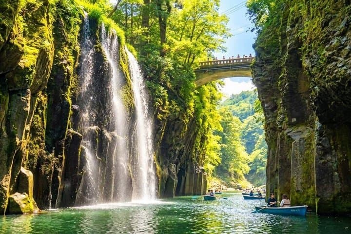 Takachiho Railway, Takachiho Gorge & Ama-no-Iwato Shrine Day Trip — photo 4