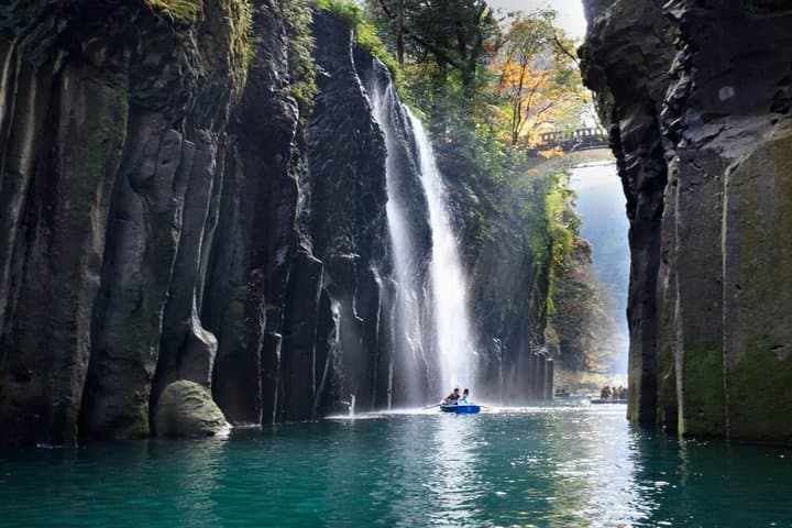 Takachiho Railway, Takachiho Gorge & Ama-no-Iwato Shrine Day Trip — photo 9
