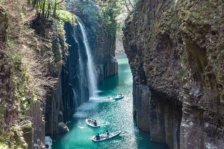 Takachiho Railway, Takachiho Gorge & Ama-no-Iwato Shrine Day Trip — photo 10