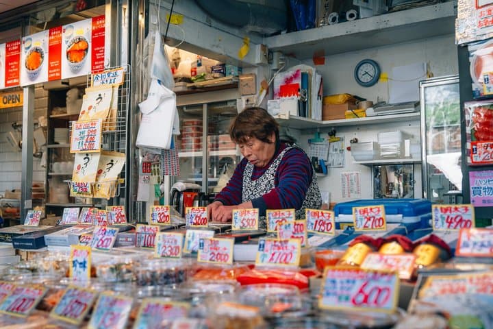 Tsukiji Fish Market Morning Tour Most Fresh Tuna Fish — photo 4