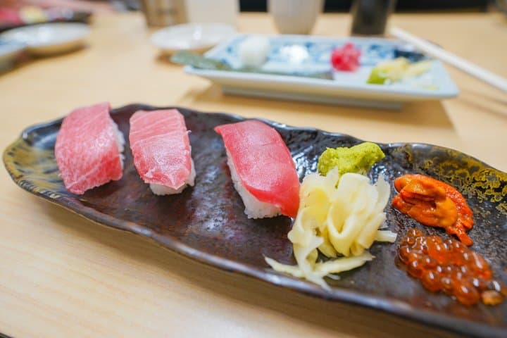Tsukiji Fish Market: Behind the Scenes & 10 Seafood Tastings — photo 8