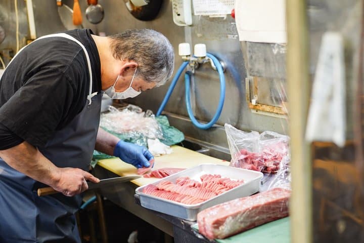 Tsukiji Fish Market: Behind the Scenes & 10 Seafood Tastings — photo 5