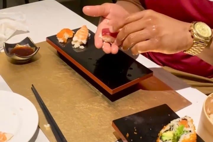Cherry Blossom &Sushi Making Experience in Shinjuku — photo 5