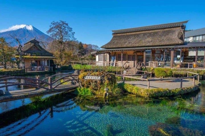 Mount Fuji Day Tour: MT.5th Station, Arakurayama & Oshino Hakkai.
