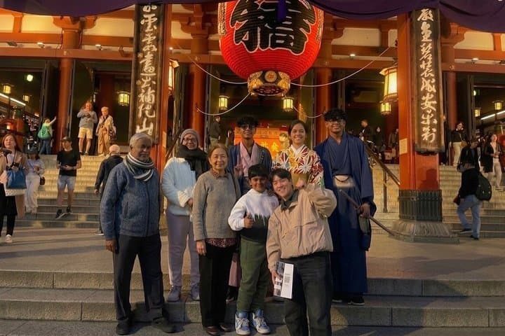 Tokyo Asakusa Night Photo Tour: Quiet Streets & Lit Temple — photo 4