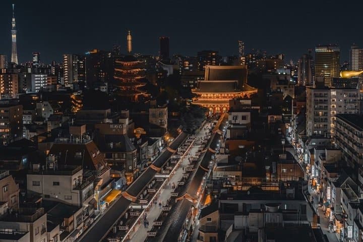 Tokyo Asakusa Night Photo Tour: Quiet Streets & Lit Temple — photo 2
