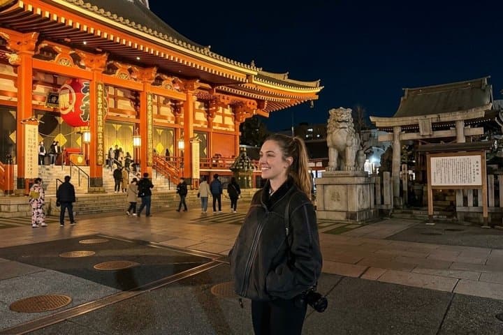 Tokyo Asakusa Night Photo Tour: Quiet Streets & Lit Temple — photo 5