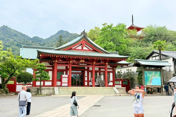 Executive Hiroshima and Miyajima Island Private Full Day Tour — photo 13