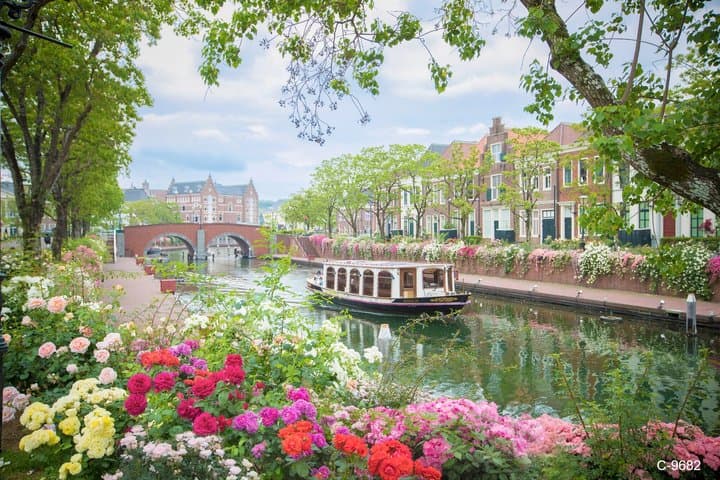 Huis Ten Bosch Full Day Bus Tour From Hakata — photo 2