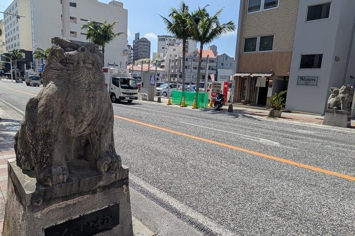 Okinawa Hot and Local spots walking and eating tour with Ken-san — photo 5