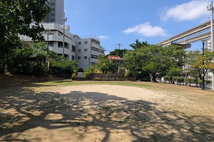 Okinawa Hot and Local spots walking and eating tour with Ken-san — photo 8