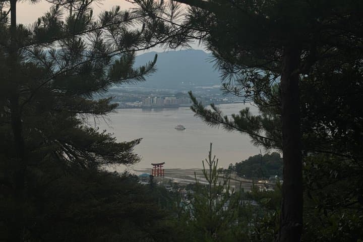 Peaceful Hiroshima : Miyajima Island UNESCO 4 Hour Walking Tour — photo 8