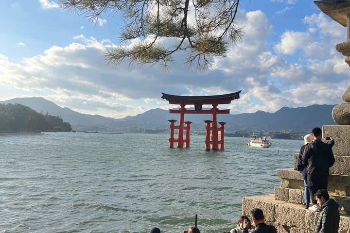 Peaceful Hiroshima : Miyajima Island UNESCO 4 Hour Walking Tour — photo 14