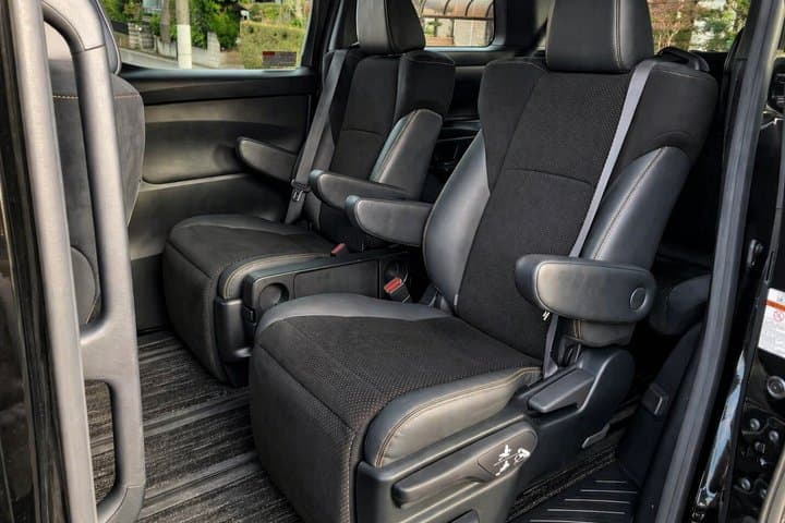 Tokyo Private Car Charter Toyota Alphard with Driver — photo 2