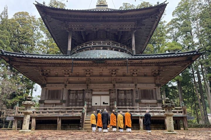 Koyasan Spiritual Day Trip: Goma Fire Ritual & Okunoin Forest — photo 14