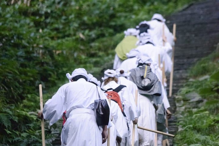 Sacred Mt Haguro Pilgrimage with a Local Guide — photo 5