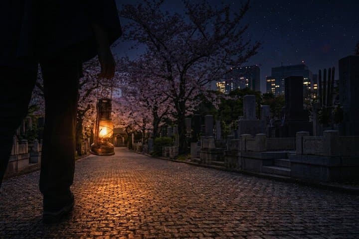 Tokyo : Ghost and Dark Tales, Urban Legends & Cemetery Night — photo 1
