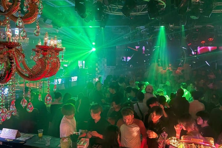 Tokyo Club & Music Bar Crawl: Golden Gai, Rooftop Bar (3 Stops) — photo 4