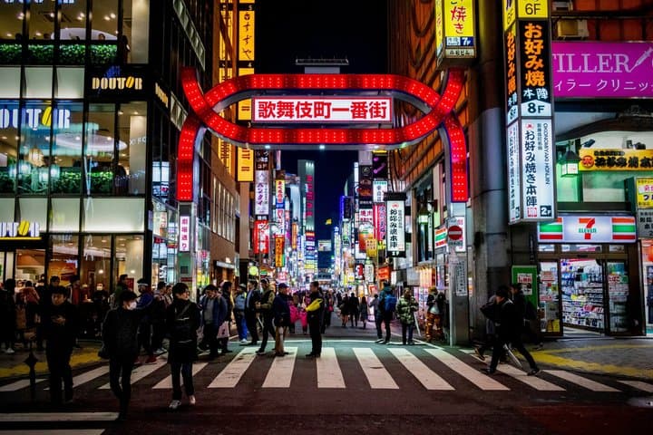 Tokyo Club & Music Bar Crawl: Golden Gai, Rooftop Bar (3 Stops) — photo 5