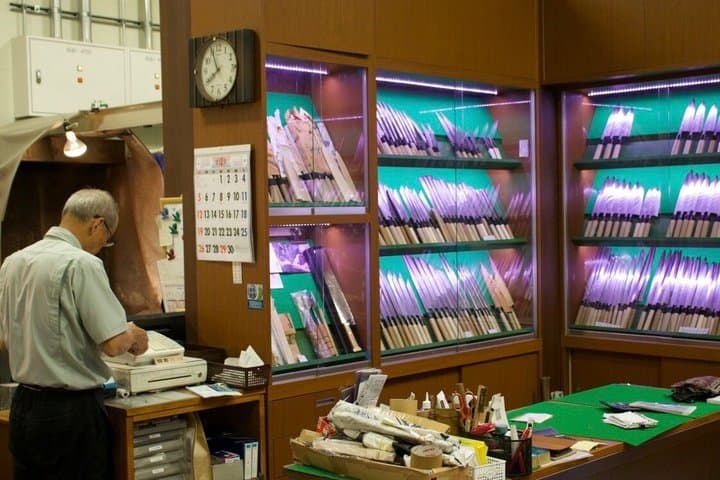 Toyosu Market Tuna Auction & Tsukiji Tour With Former Sushi Chef — photo 5