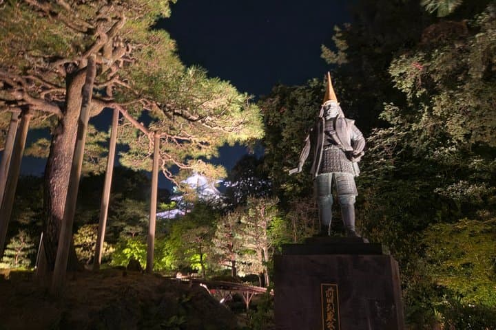 Kanazawa Night Tour Castle Samurai District and Optional Dinner — photo 11