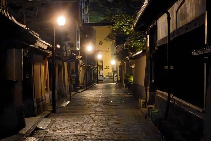 Kanazawa Night Tour Castle Samurai District and Optional Dinner — photo 8
