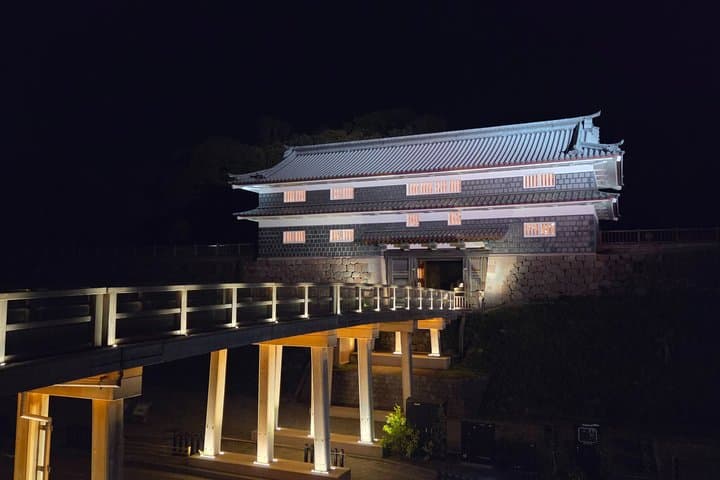 Kanazawa Night Tour Castle Samurai District and Optional Dinner — photo 9