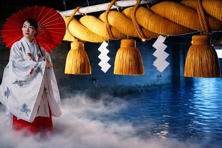 Miko Experience in Tokyo: Photoshoot in a Mystical Sea of Clouds — photo 1