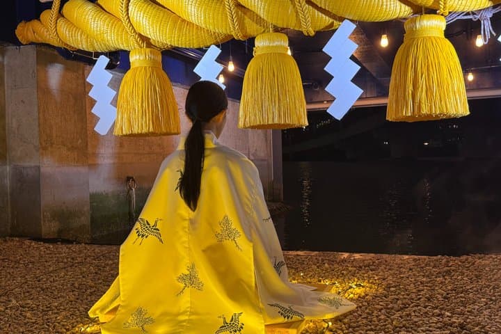 Miko Experience in Tokyo: Photoshoot in a Mystical Sea of Clouds — photo 4